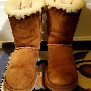 Ugg boots with bows on the back